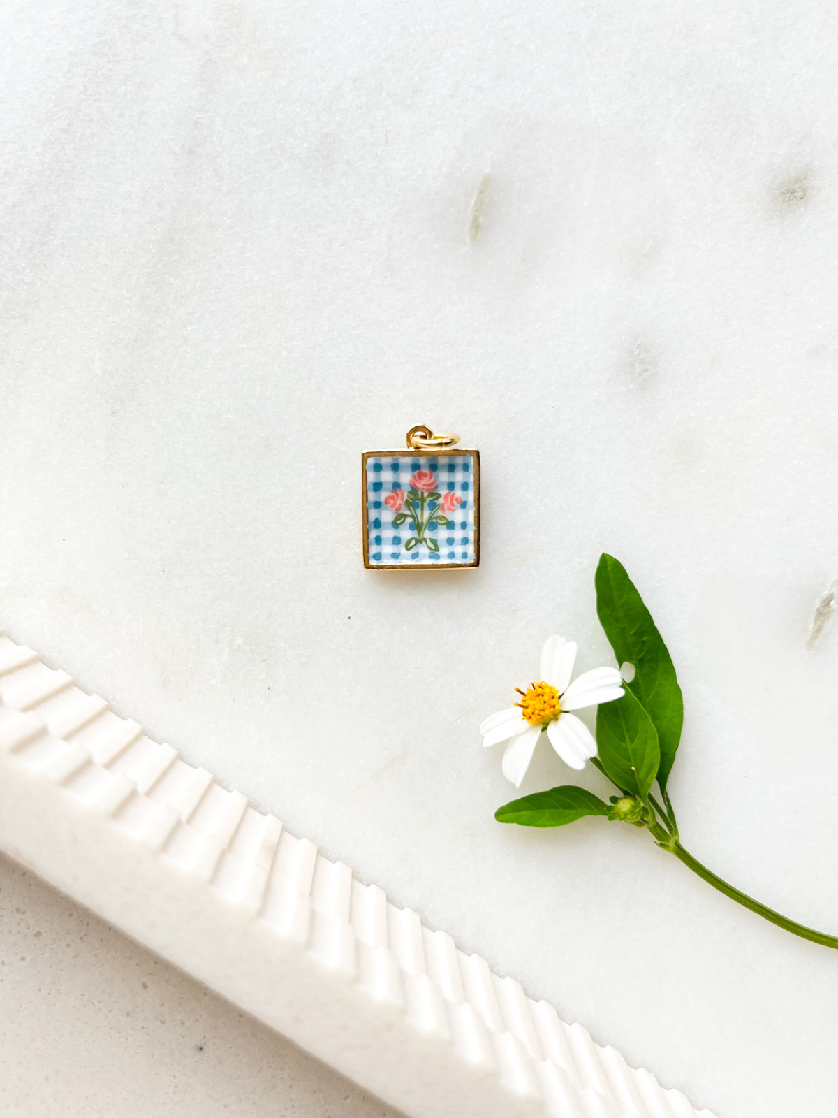 Handpainted Charm Gingham Rose